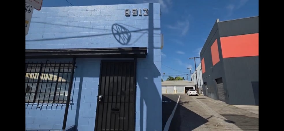 More Photos Of 8913 National Blvd, Los Angeles Manufacturing For Lease