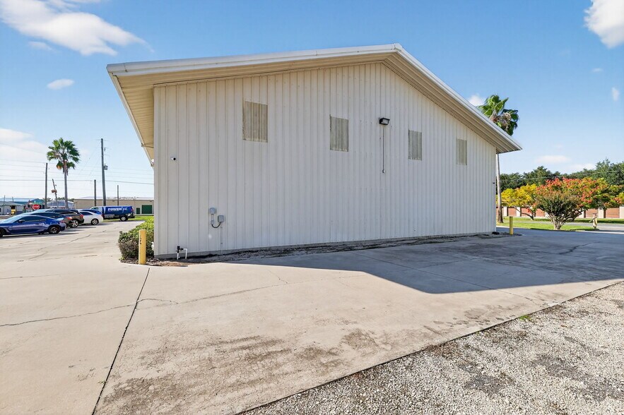 More Photos Of 15925 Old Us Highway 441, Tavares Warehouse For Lease