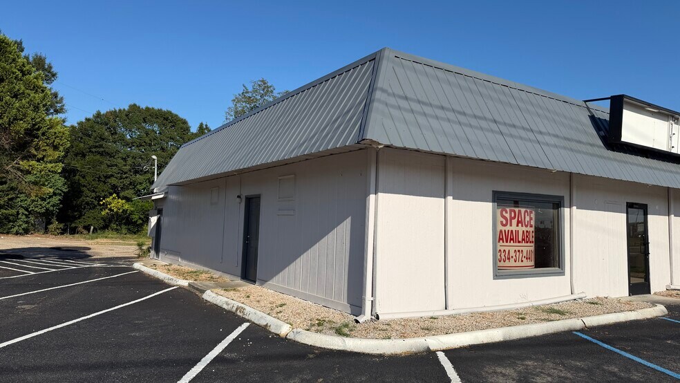More Photos Of 1400 Brundidge St, Troy General Retail For Sale