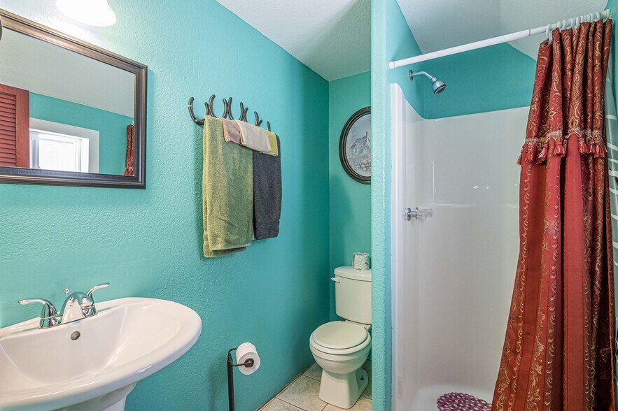 More Photos Of 21221 Baron Lake Dr, Cedaredge Hotel For Sale