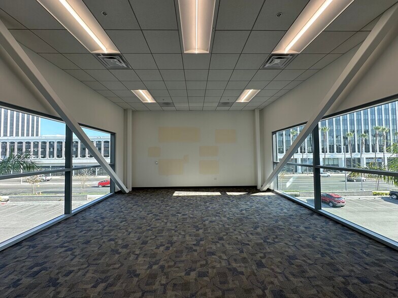 More Photos Of 4625-4635 Admiralty Way, Marina Del Rey Unknown For Lease