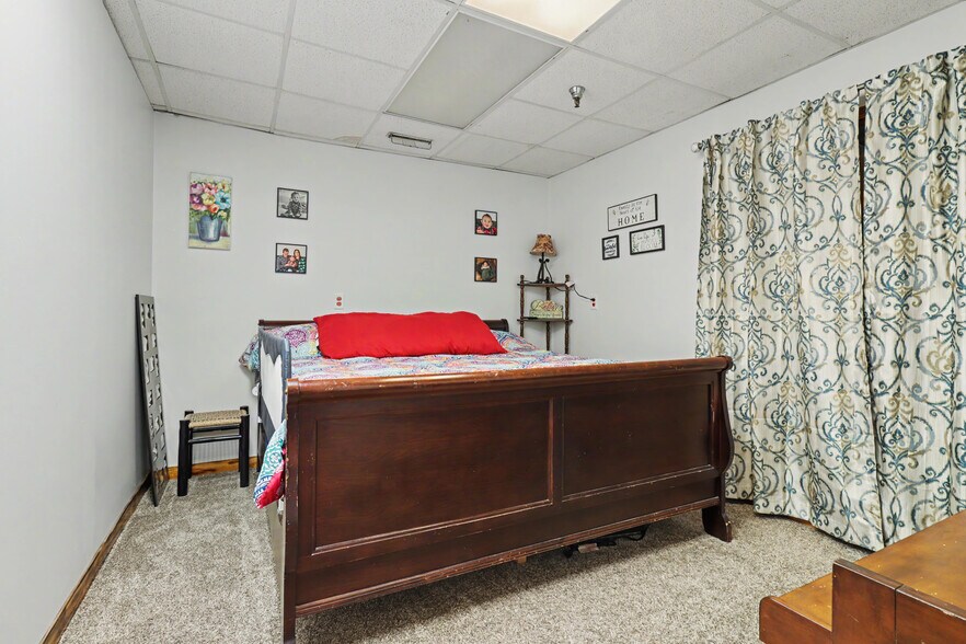 More Photos Of 545 N 1st St, Geneva Warehouse For Sale