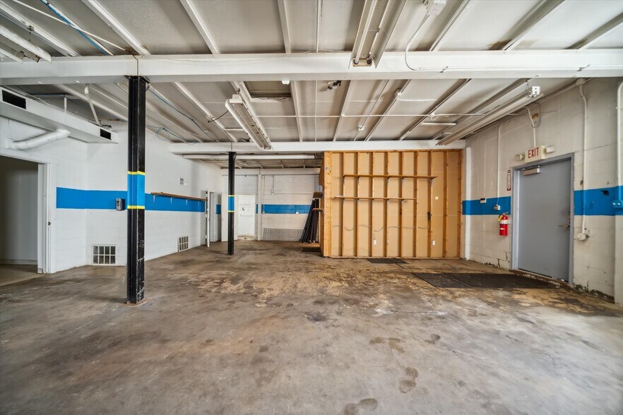 More Photos Of 16811 Stephens, Eastpointe Industrial For Sale