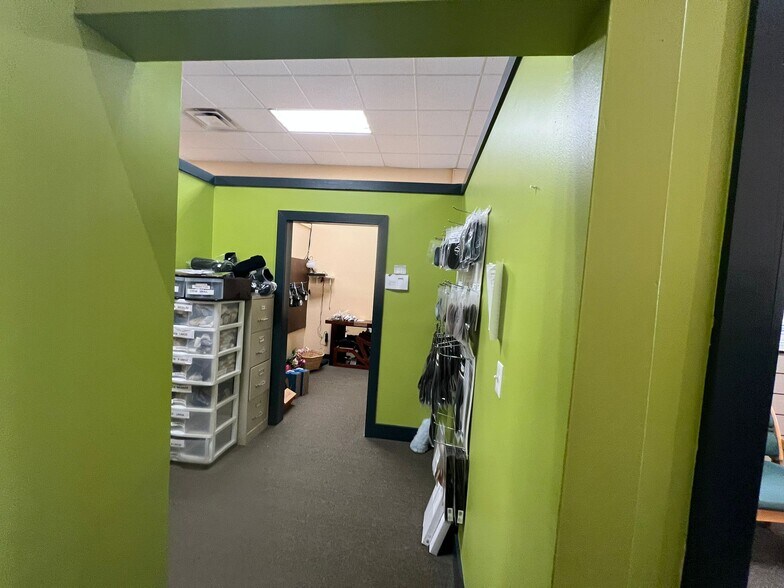More Photos Of 21213 Harper Ave, Saint Clair Shores Drugstore For Lease