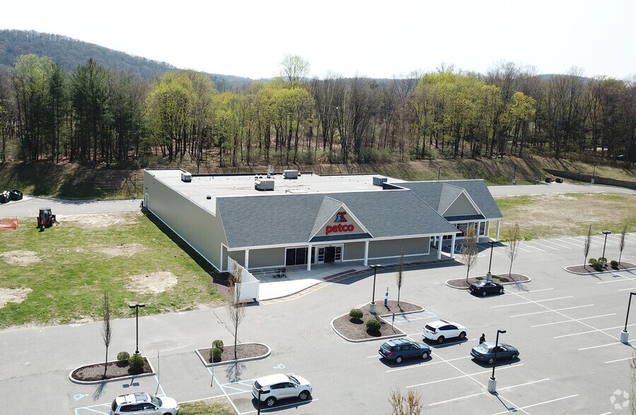 More Photos Of 169 Danbury Rd, New Milford Unknown For Lease