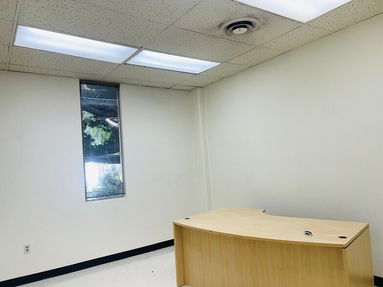 More Photos Of 725 San Aleso Ave, Sunnyvale Light Distribution For Lease