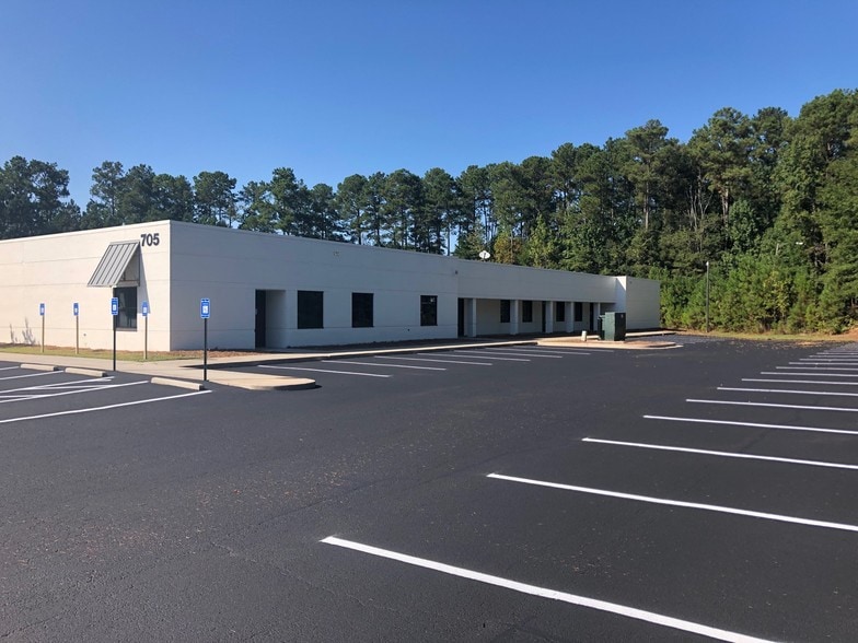 More Photos Of 705 Breedlove Dr, Monroe Medical For Lease