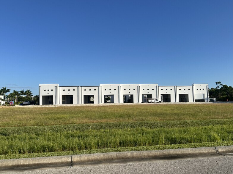 More Photos Of 15547 Global Pkwy., Fort Myers Self Storage For Sale
