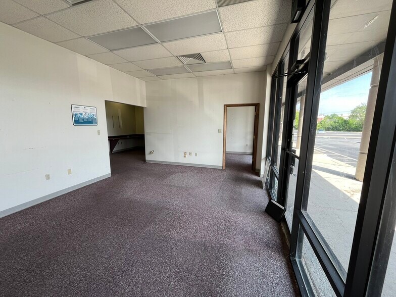 More Photos Of 210 S Jefferson St, Huntington Unknown For Lease