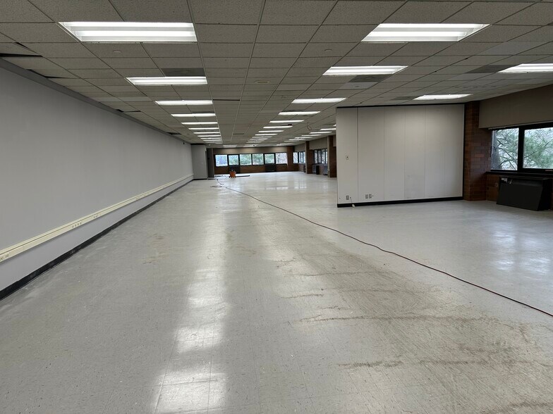 More Photos Of 101 Channel Dr, Port Washington Office For Lease
