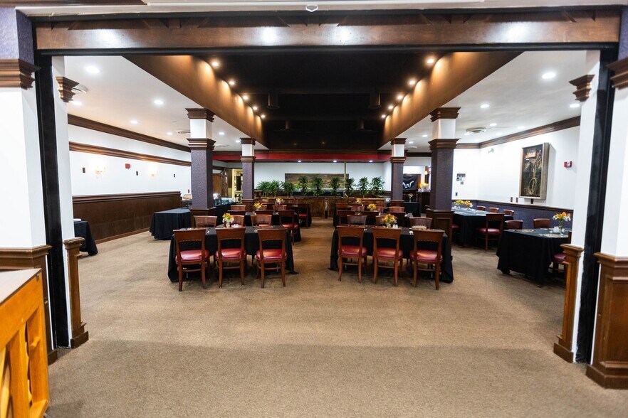 More Photos Of 6263 State Highway 66, Tulsa Restaurant For Sale