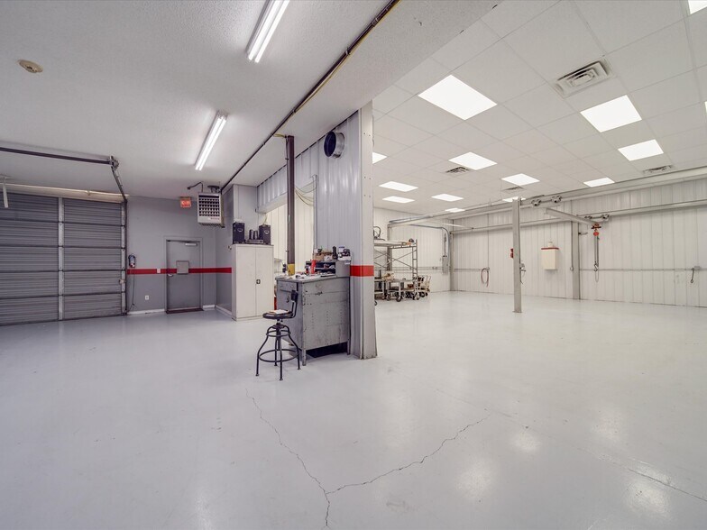 More Photos Of 4400 Republic Ct, Concord Warehouse For Lease