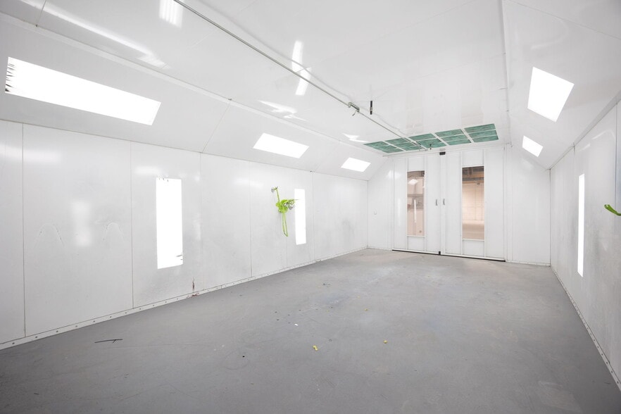 More Photos Of 1001 E Skagway Ave, Tampa Warehouse For Lease