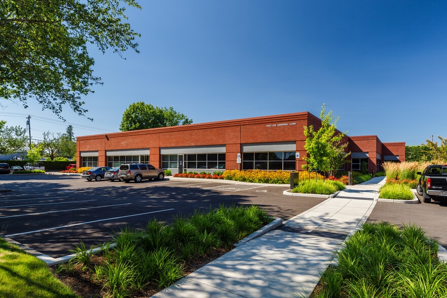 More Photos Of 6610 SW Cardinal Ln, Portland Unknown For Lease