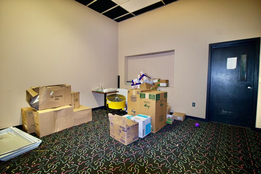 More Photos Of 157 Maple Carriage Dr, Lewisburg Bowling Alley For Sale