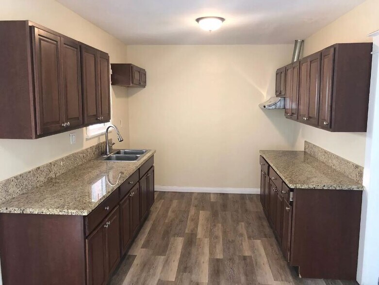 More Photos Of 10875 Venice Blvd, Los Angeles Storefront Retail Residential For Sale