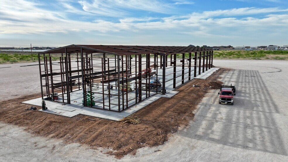 More Photos Of 10009 W. County Road 72, Midland Warehouse For Lease