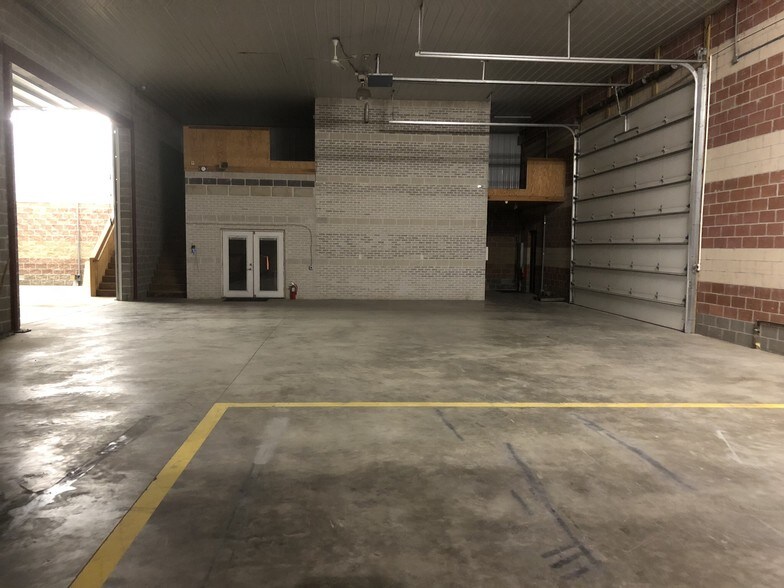 More Photos Of 11212 W State Road 42, Stilesville Warehouse For Lease