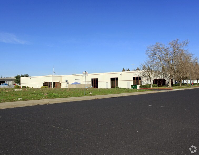 More Photos Of 3951 Performance Dr, Sacramento Showroom For Lease