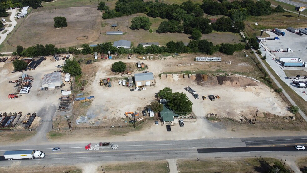 More Photos Of 1951 S Magnolia Ave, Luling Land For Sale