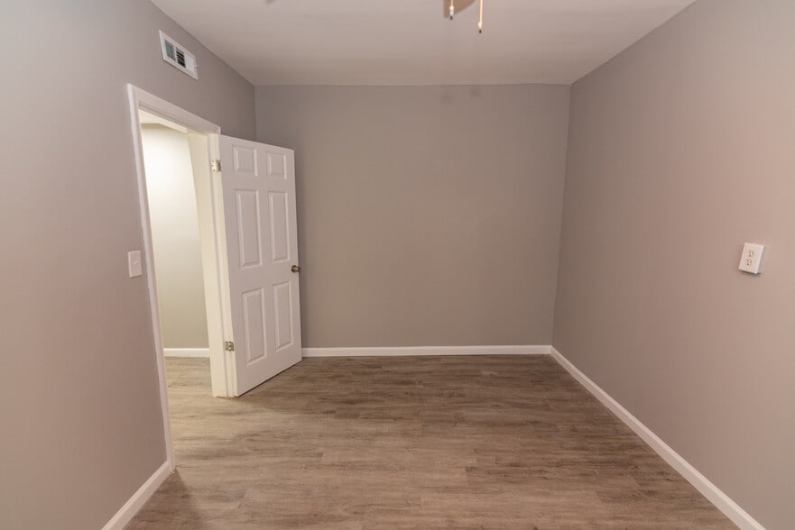 More Photos Of 1605 Homestead St, Baltimore Apartments For Sale