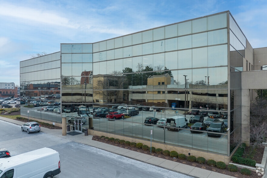 More Photos Of 835 Mason St, Dearborn Office For Lease