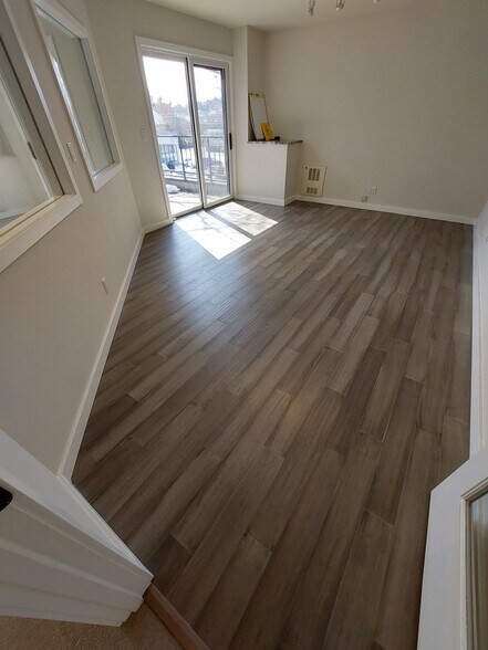 More Photos Of 2106 NW Vernon Pl, Seattle Loft Creative Space For Lease