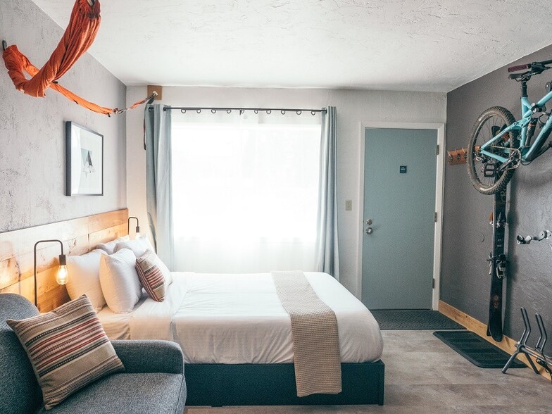 More Photos Of 1612 S Mount Shasta Blvd, Mount Shasta Hotel For Sale