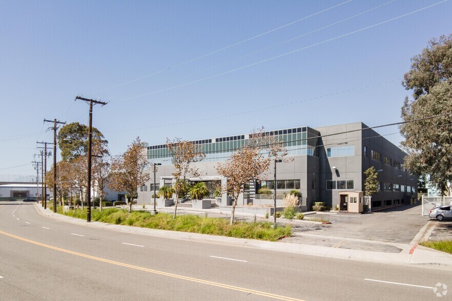 More Photos Of 2335 Alaska Ave, El Segundo Office For Lease