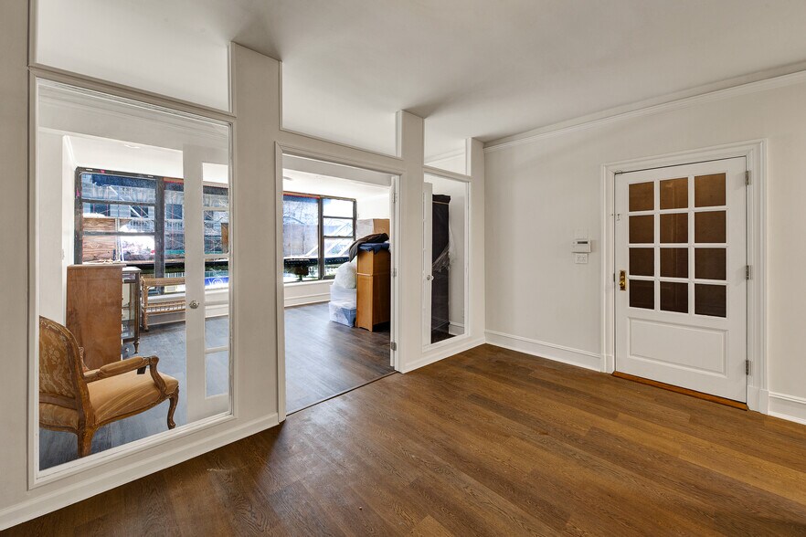 More Photos Of 1300 Madison Ave, New York Storefront Retail Office For Lease