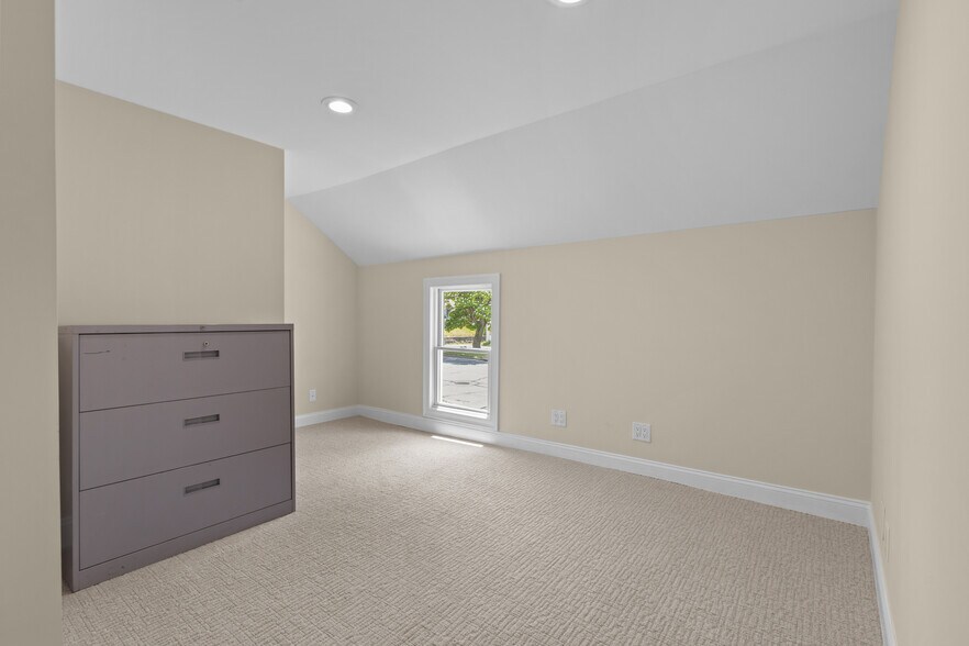 More Photos Of 2695 Hartford Ave, Johnston Office For Lease