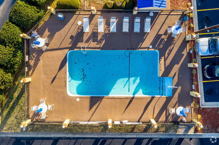 More Photos Of 10002 S Main St, Archdale Hotel For Sale