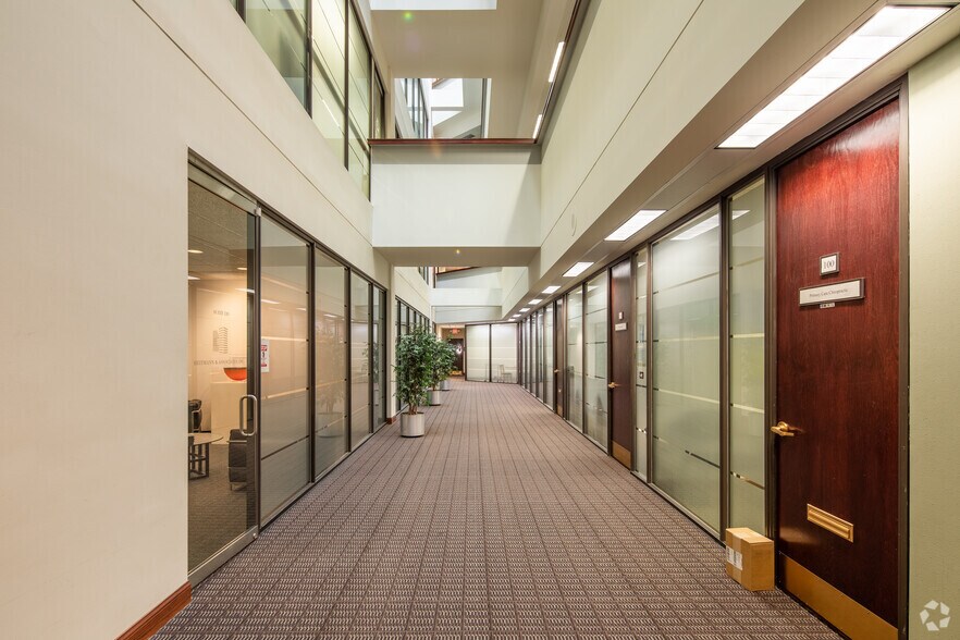 More Photos Of 14500 S Outer Forty Rd, Chesterfield Office For Lease