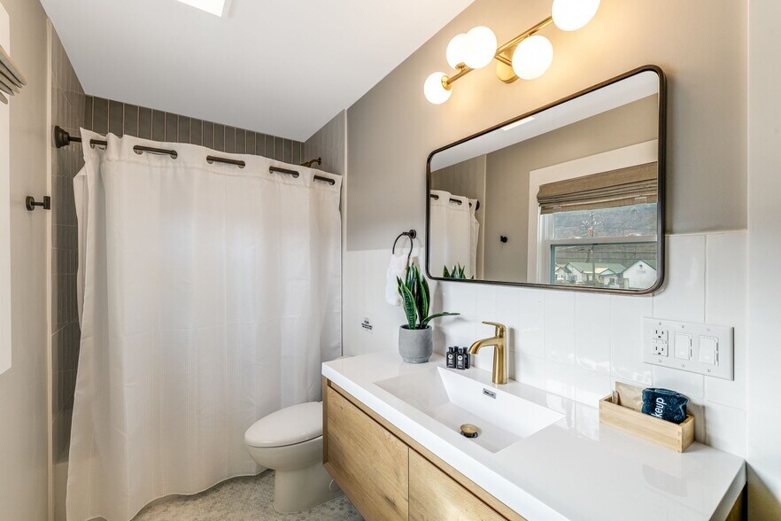 More Photos Of 4102 Soco Rd, Maggie Valley Hotel For Sale