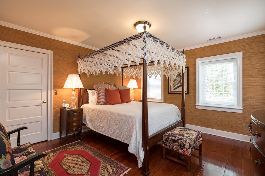 More Photos Of 117 Broad St, Charleston Hotel For Sale