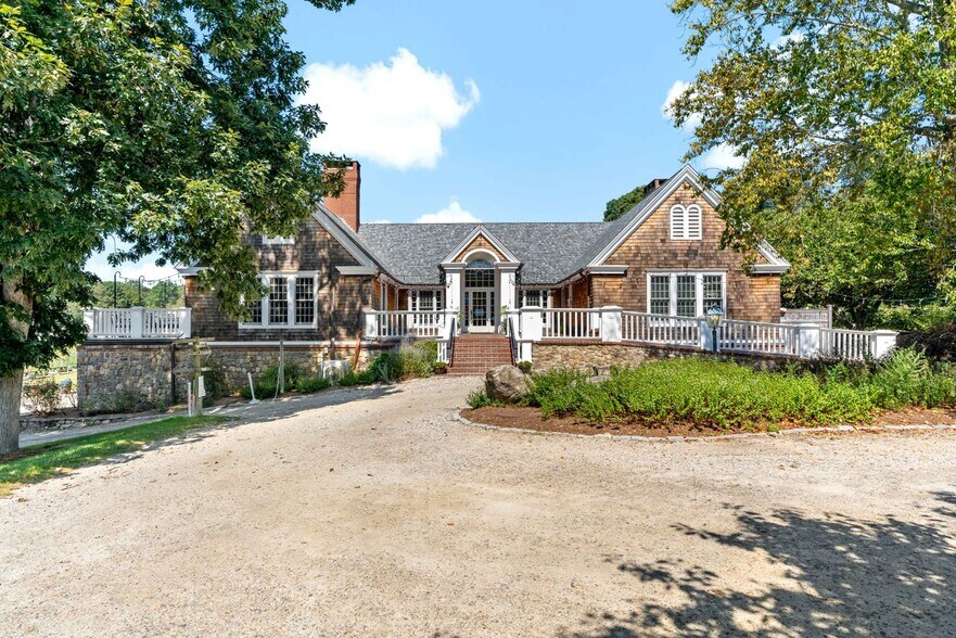 More Photos Of 115 Cow Hill Rd, Clinton Winery Vineyard For Sale