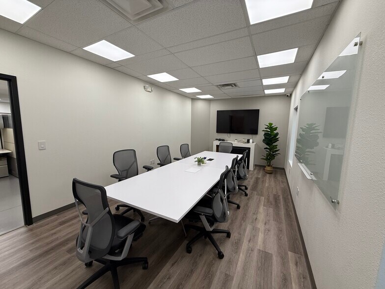 More Photos Of 3664 Walnut Bend Ln, Houston Office For Sale