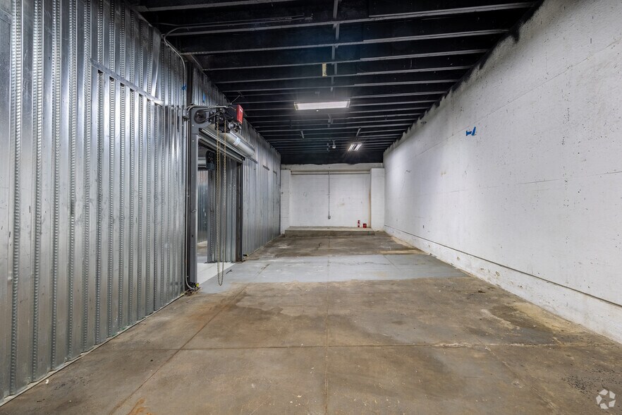 More Photos Of 910 Grand Ave, North Bergen Warehouse For Sale