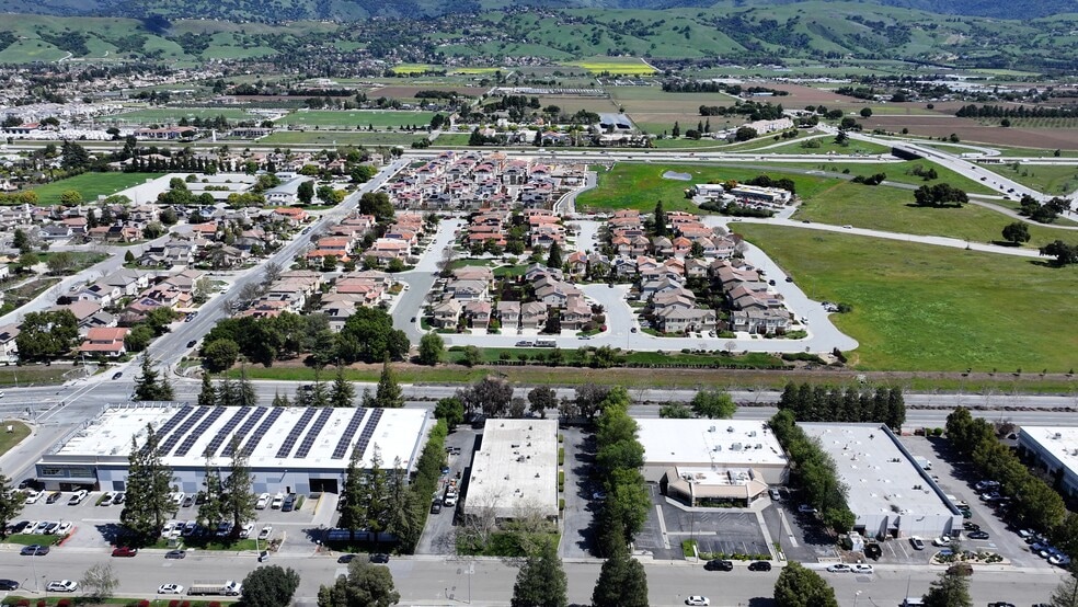 More Photos Of 16120 Caputo Dr, Morgan Hill Manufacturing For Lease