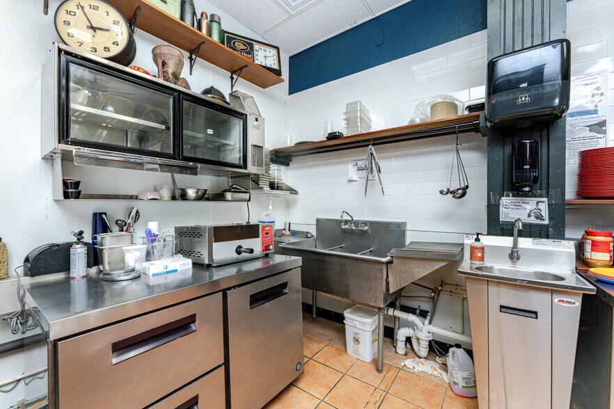 More Photos Of 23064 Harbor View Rd, Port Charlotte Warehouse For Sale