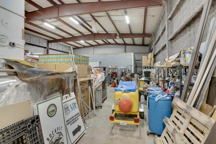 More Photos Of 10-14 W Illiana St, Orlando Warehouse For Sale