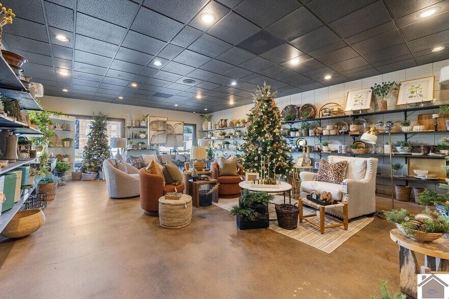 More Photos Of 2200 Broadway, Paducah General Retail For Sale
