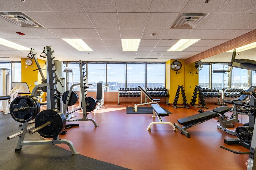 More Photos Of 2120 S 72nd St, Omaha Office For Lease