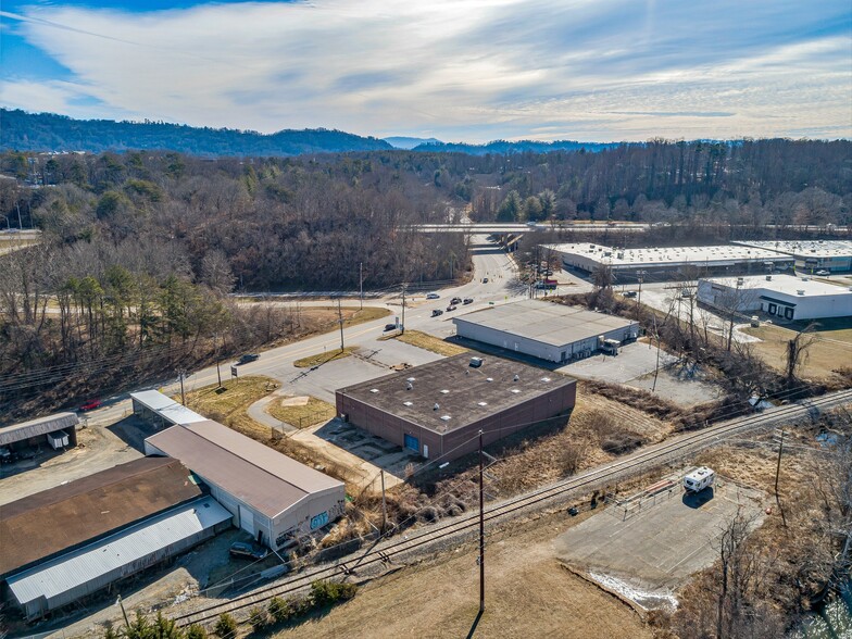 More Photos Of 840 Riverside Dr, Asheville Warehouse For Sale