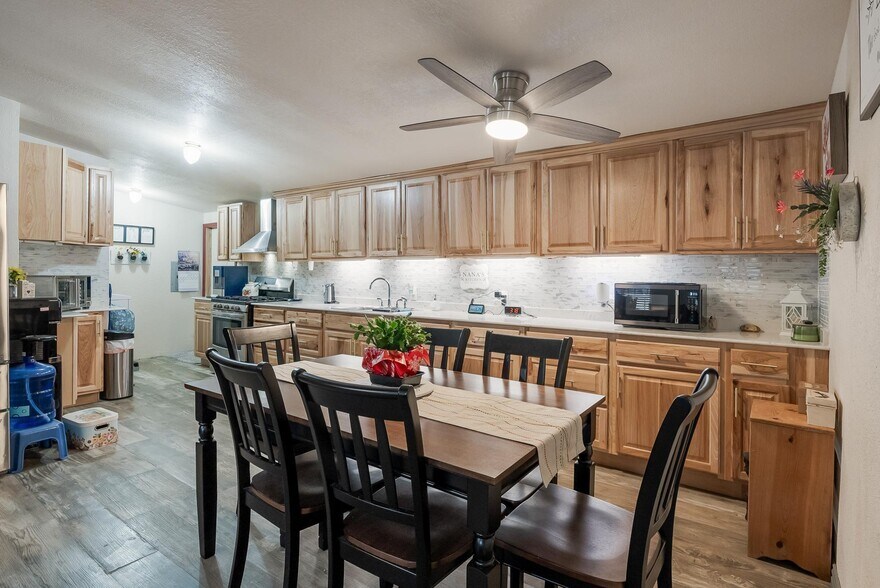More Photos Of 4394 Iroquois Dr, May Specialty For Sale