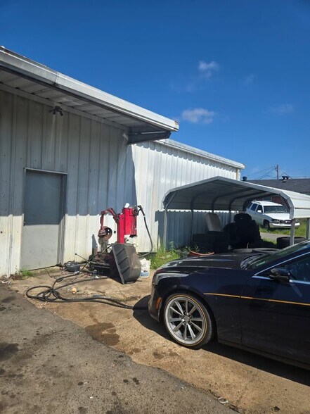 More Photos Of 615 S Monroe St, Ruston Auto Repair For Sale