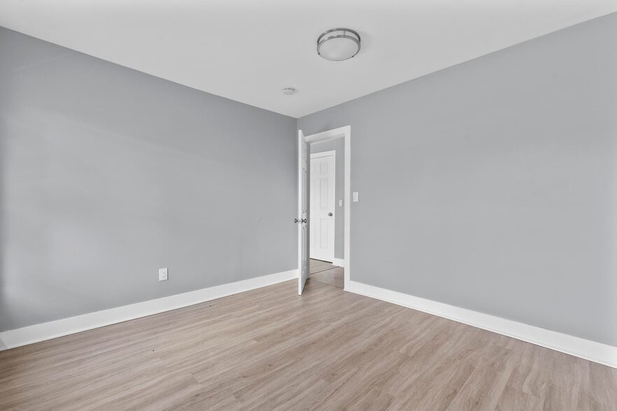 More Photos Of 746 Maple St, Bridgeport Apartments For Sale