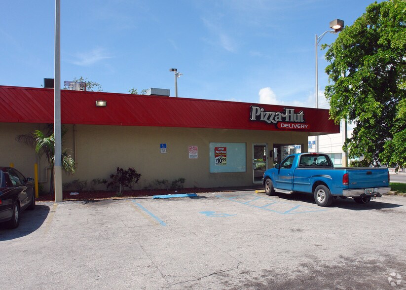 More Photos Of 12699 NE 6th Ave, North Miami Fast Food For Sale