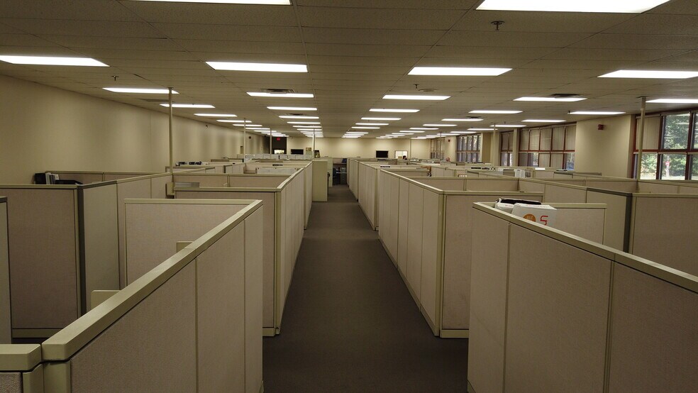 More Photos Of 5 Corporate Ridge Pkwy, Columbus Office For Lease