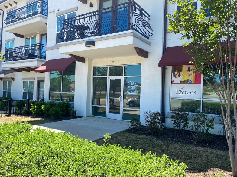 More Photos Of 5344 Sycamore School Rd, Fort Worth Apartments For Lease